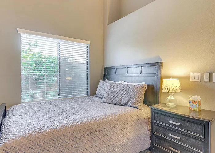 Heated Pool & Patio: Retreat Near Hiking!