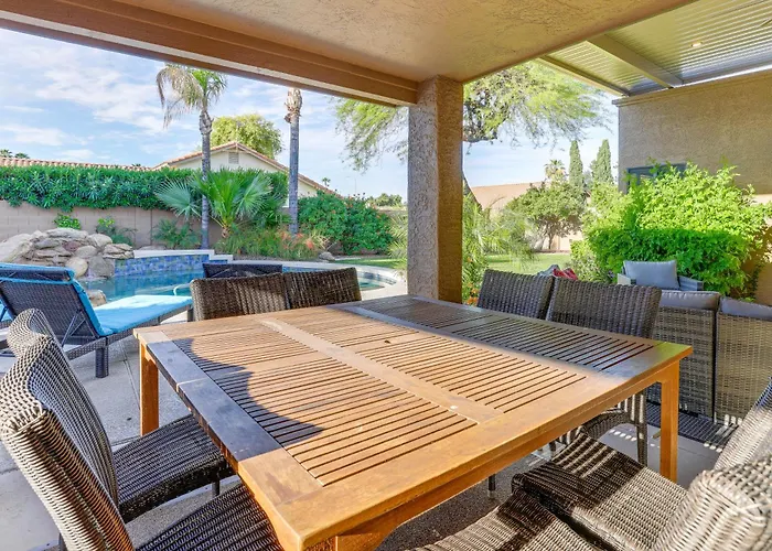 Holiday home Heated Pool & Patio: Retreat Near Hiking! Tempe