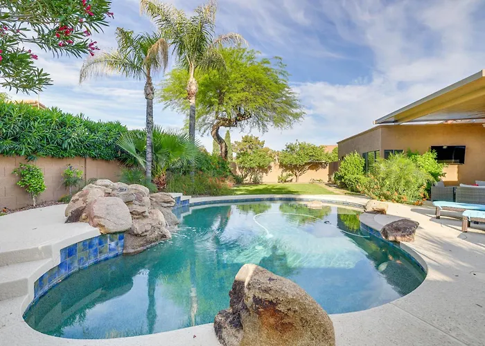 Holiday home Heated Pool & Patio: Retreat Near Hiking! *