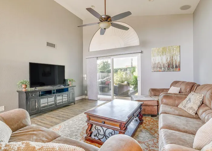 Heated Pool & Patio: Retreat Near Hiking! Tempe