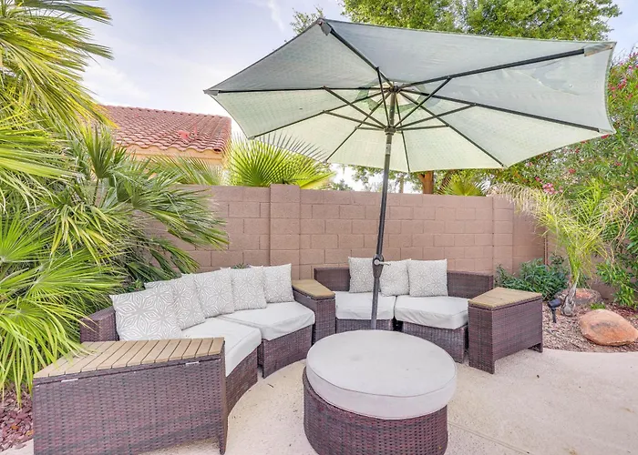 Heated Pool & Patio: Retreat Near Hiking! Tempe
