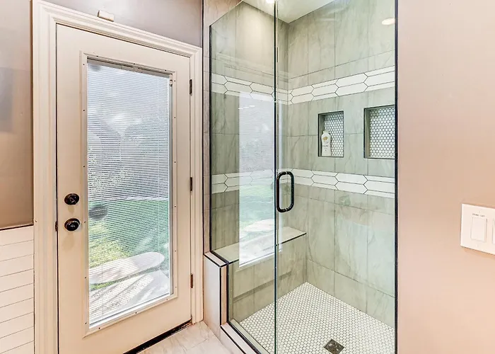 Heated Pool & Patio: Retreat Near Hiking! *